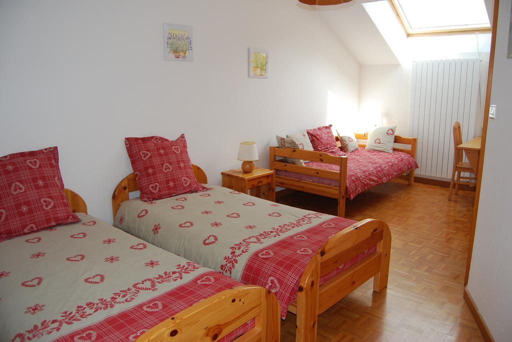 Chambre D'Hotes Kieffer Le Grand Bienfaisy 르미르몽 객실 사진